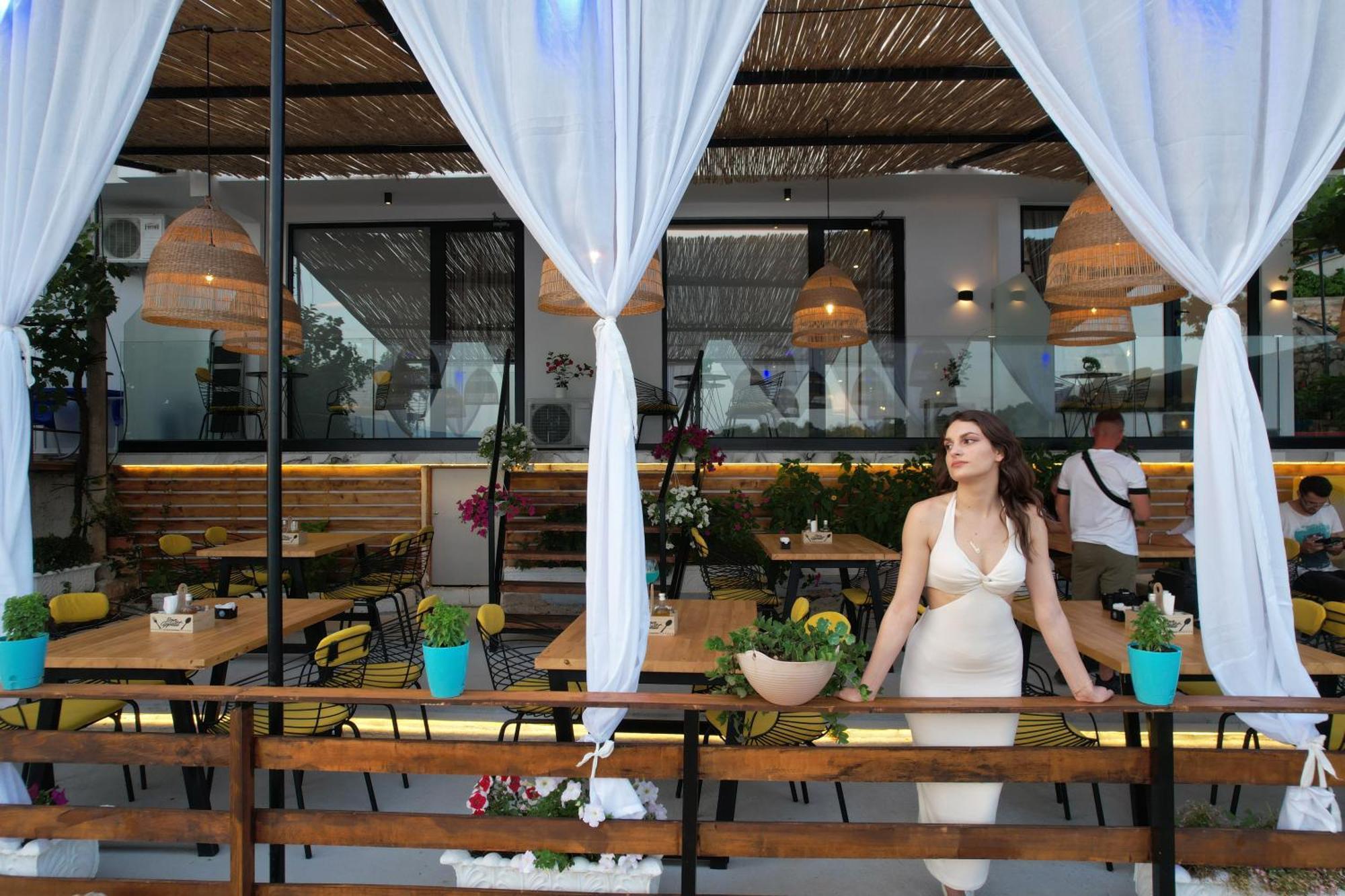 Nili Deluxe Hotel Sarande Ngoại thất bức ảnh
