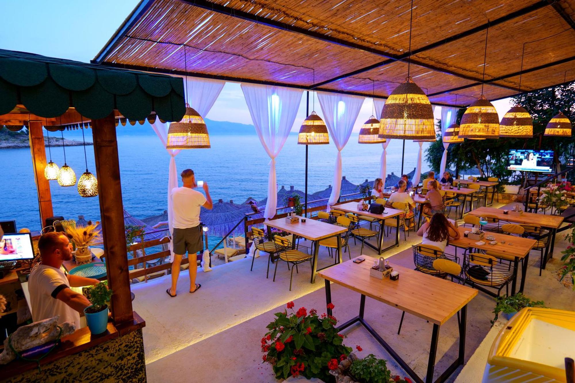 Nili Deluxe Hotel Sarande Ngoại thất bức ảnh