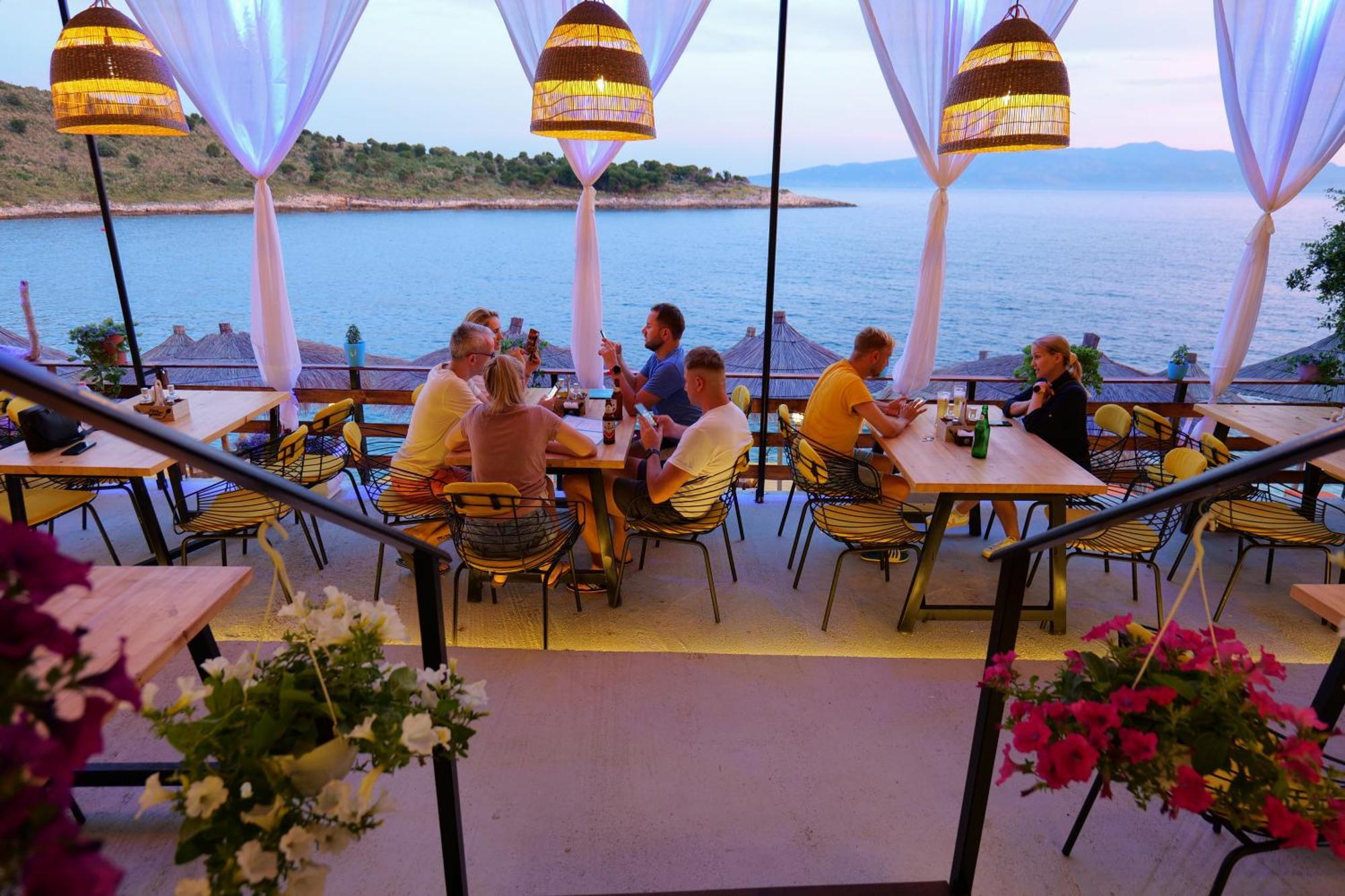 Nili Deluxe Hotel Sarande Ngoại thất bức ảnh